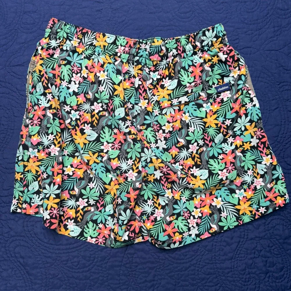 Chubbies Mens Tropical Toucan Floral Swim Trunks Black Pink Medium 5.5 Inseam